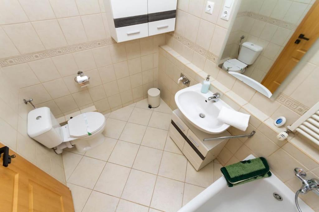 Gozsdu White Raven 3 - Terrace And Free Underground Parking Apartament *