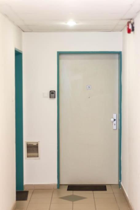 Gozsdu White Raven 3 - Terrace And Free Underground Parking Apartament *
