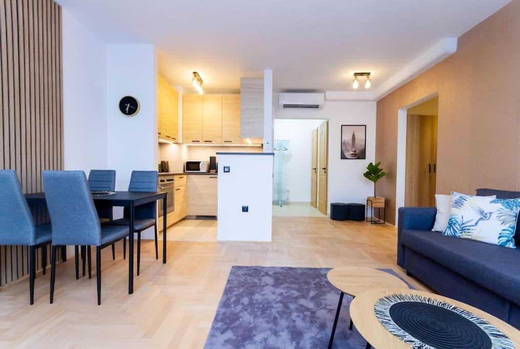 Apartament Gozsdu White Raven 3 - Terrace And Free Underground Parking