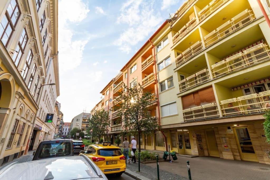 Gozsdu White Raven 3 - Terrace And Free Underground Parking Apartament